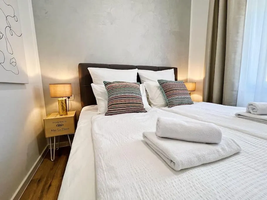 Chariming And Comfy Studio Apartment Pula